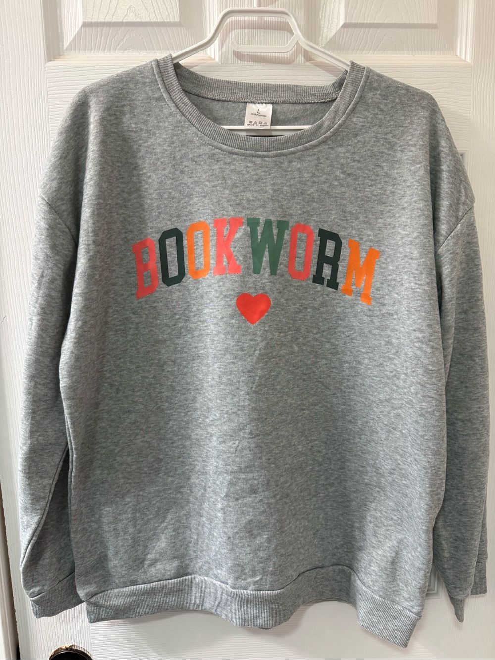 Bookworm Graphic Sweatshirt Gray Crewneck Size L – Cozy Reader Pullover - Picture 2 of 7
